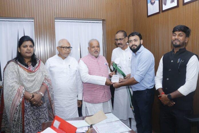 JDU News Bihar: JDU में दो नए चेहरों की एंट्री, श्रवण कुमार ने किया स्वागत; कार्यक्रम में जुटे वरिष्ठ नेता