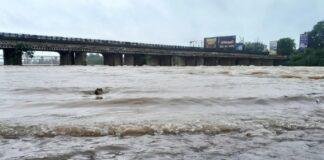 Jamshedpur Flood Alert: स्वर्णरेखा-खरकई डेंजर लेवल से ऊपर, 500 से ज्यादा घरों में घुसा पानी Jamshedpur Flood Alert: स्वर्णरेखा-खरकई डेंजर लेवल से ऊपर, 500 से ज्यादा घरों में घुसा पानी