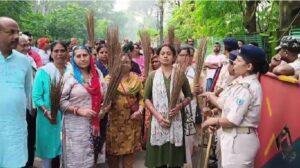 BSL ED Residence Protest: ‘किसी कीमत पर आवास नहीं छोड़ेंगे’, BSL के खिलाफ पूर्व कर्मचारियों ने खोला मोर्चा