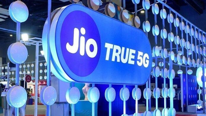 Jio 5G Roaming: अमेरिका पहुंचते ही मिलेगा 5G Standalone नेटवर्क का फायदा, T-Mobile संग नई शुरुआत Jio 5G Roaming: अमेरिका पहुंचते ही मिलेगा 5G Standalone नेटवर्क का फायदा, T-Mobile संग नई शुरुआत