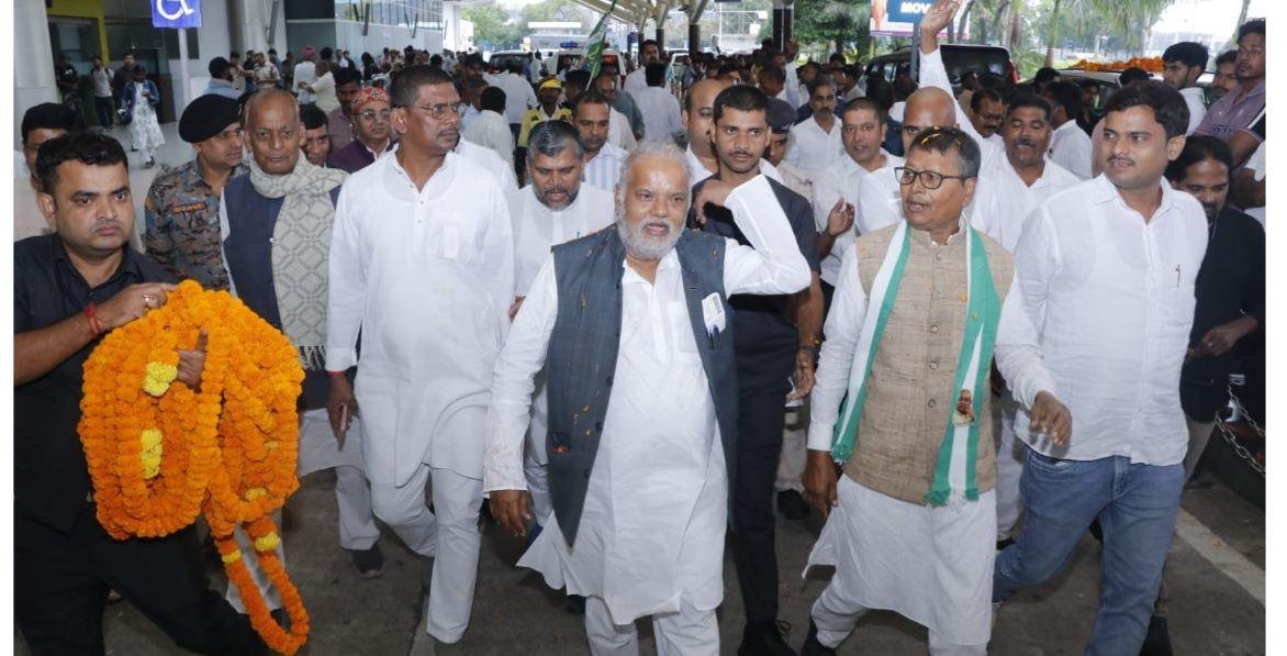 Varanasi JDU सम्मेलन: 1 नवंबर को रोहनिया में कार्यकर्ता सम्मेलन, तैयारियों की समीक्षा करने पहुंचे मंत्री श्रवण कुमार