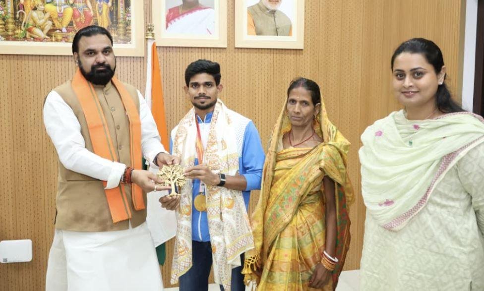 Bihar के पैरा एथलीट शैलेश कुमार सम्मानित, Asian Para Games में गोल्ड के साथ बनाया रिकॉर्ड