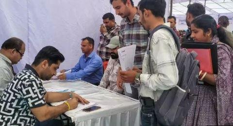 Bihar Job Fair 2026: बिहार के 9 जिलों में लगेगा रोजगार मेला, 2 से 6 नवंबर तक युवाओं को नौकरी का मौका