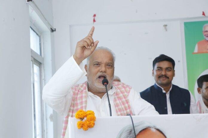 Shravan Kumar Nalanda News: स्नातक चुनाव से पहले बिहारशरीफ में NDA की बैठक, श्रवण कुमार ने कार्यकर्ताओं को दिया संदेश