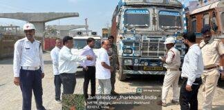 Jamshedpur Illegal Parking: जमशेदपुर में सड़क किनारे गाड़ी खड़ी करना पड़ेगा महंगा, प्रशासन ने वसूला भारी जुर्माना