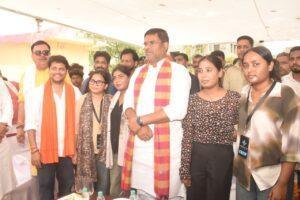 Chhath Song Shooting: देव सूर्य मंदिर में छठ गीत की शूटिंग, कला-संस्कृति मंत्री डॉ. प्रमोद कुमार पहुंचे | 22Scope News Chhath Song Shooting 3