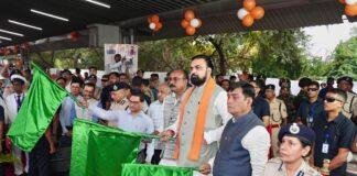 Bihar Naxal Free Districts: बिहार के 22 नक्सलमुक्त जिलों के 1100 ग्रामीण गुजरात रवाना, सम्राट चौधरी ने दिखाई स्पेशल ट्रेन को हरी झंडी