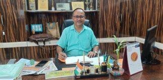 Giridih Environment Awareness Campaign: गिरिडीह में बीएड प्रशिक्षुओं की अनूठी पहल, पर्यावरण और डिजिटल जागरूकता का दिया संदेश